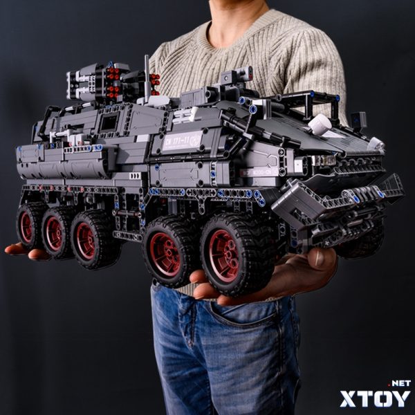 onebot wandering Earth personnel carriers (APC) Children's Day gift compatible with Lego building blocks toy high difficulty